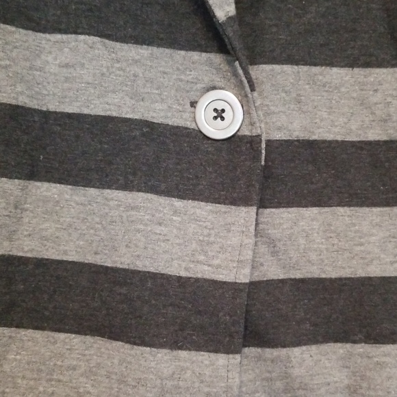 Women's Jacket - Picture 2 of 3